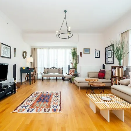 Splendid Flat Near Toy Museum In Goztepe *